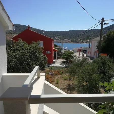 In With Terrace, Air Condition, Wifi Apartman *