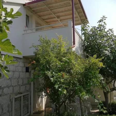 In With Terrace, Air Condition, Wifi *
