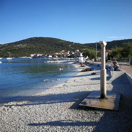 In With Terrace, Air Condition, Wifi Apartamento Vinišće
